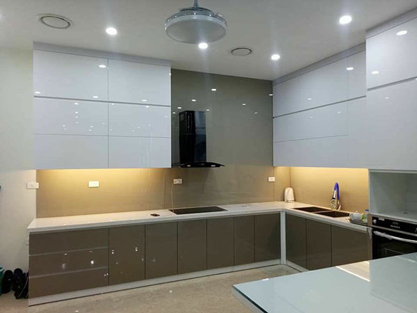 thi công kính màu ốp bếp tại hải phòng