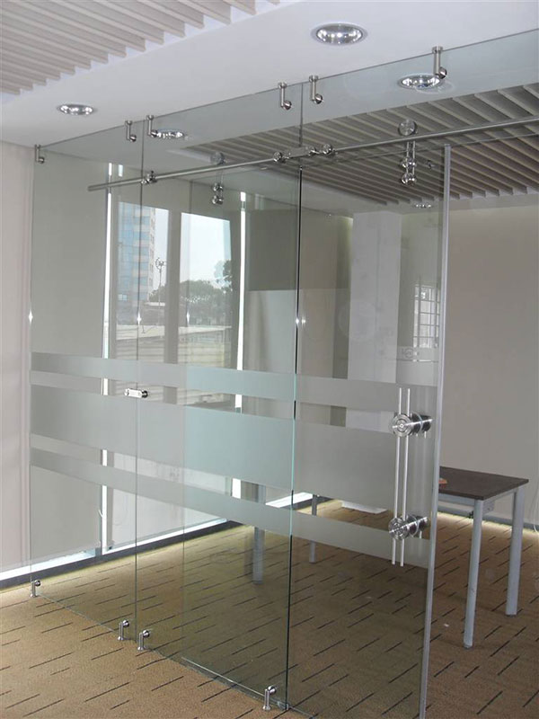 lắp cửa kính thủy lực tại hải phòng