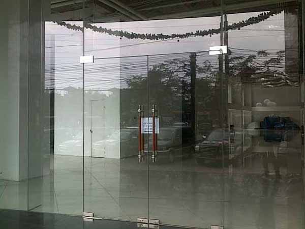 Cửa kính mở quay Hải Phòng và ứng dụng