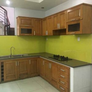 Kính màu ốp bếp có rất nhiều ưu điểm