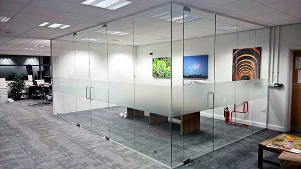 Vách kính cường lực ngăn hải phòng đa dạng mẫu mã kiểu dáng Vách kính cường lực ngăn hải phòng đẹp