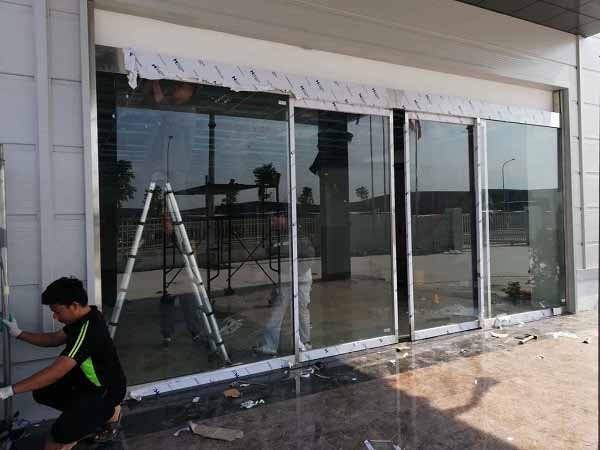 Nhiều lỗi khác nhau của cửa kính tự động Nhiều lỗi khác nhau của cửa kính tự động