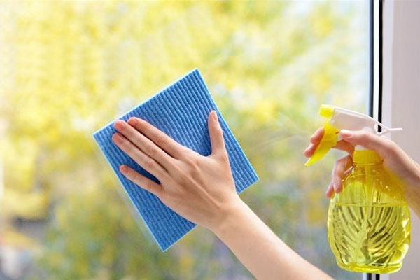cách làm sạch kính cường lực hiệu quả