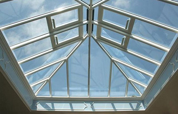 tại sao nên chọn thi công mái kính giếng trời