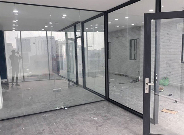 cửa kính cường lực tại quỳnh phụ thái bình