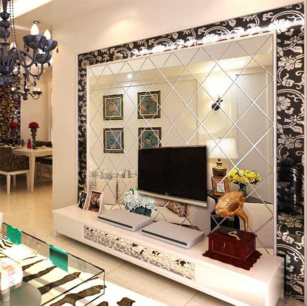 ưu nhược điểm gương ghép tường phòng khách