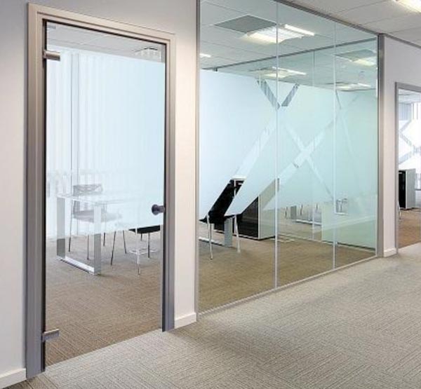 hướng dẫn cách bảo quản cửa kính cường lực